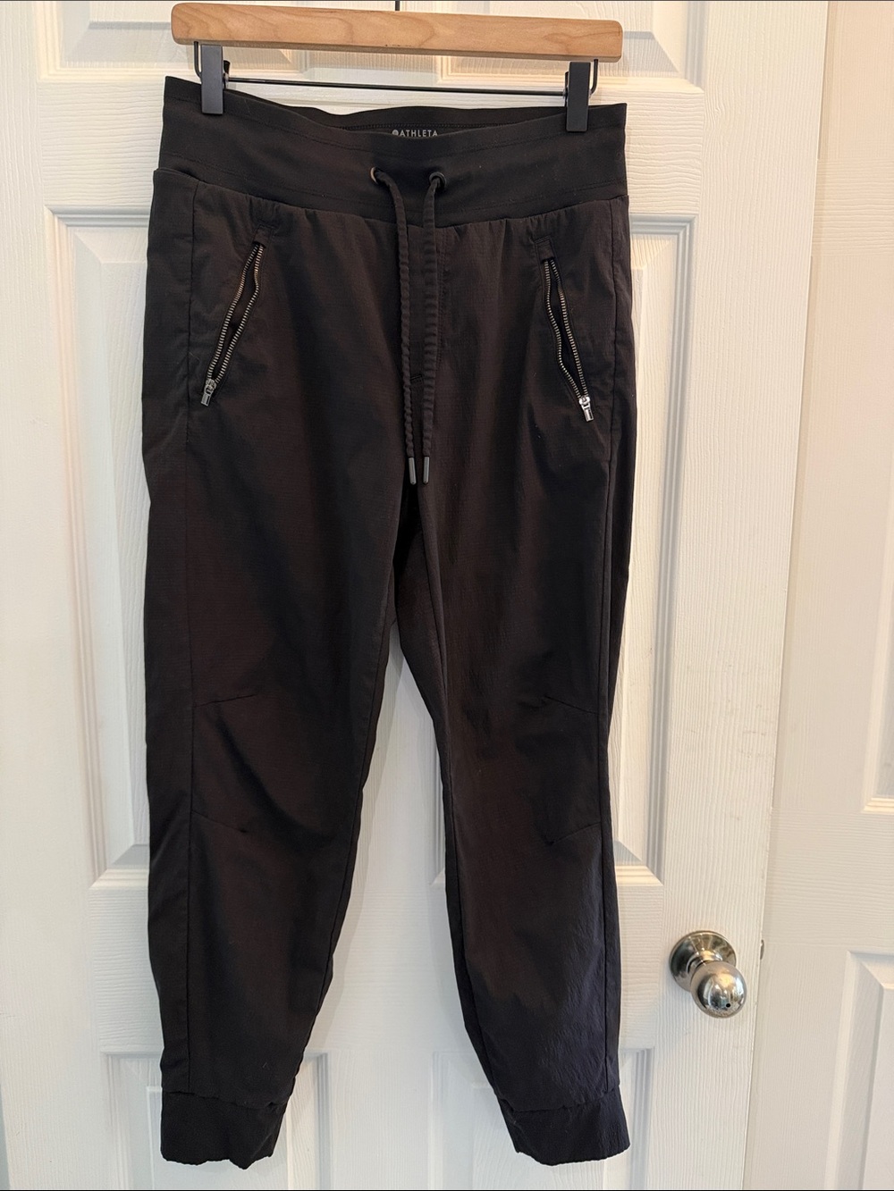 Women’s Athleta Trekkie North 9.5”Rise 26” Inseam Black Drawstring Joggers NWOT